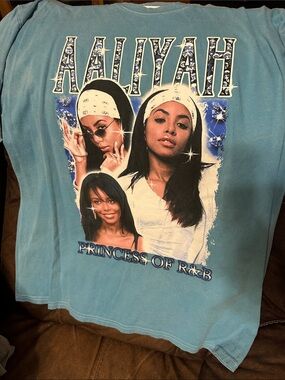Aaliyah 'Princess of R&B' Graphic Tee - Blue